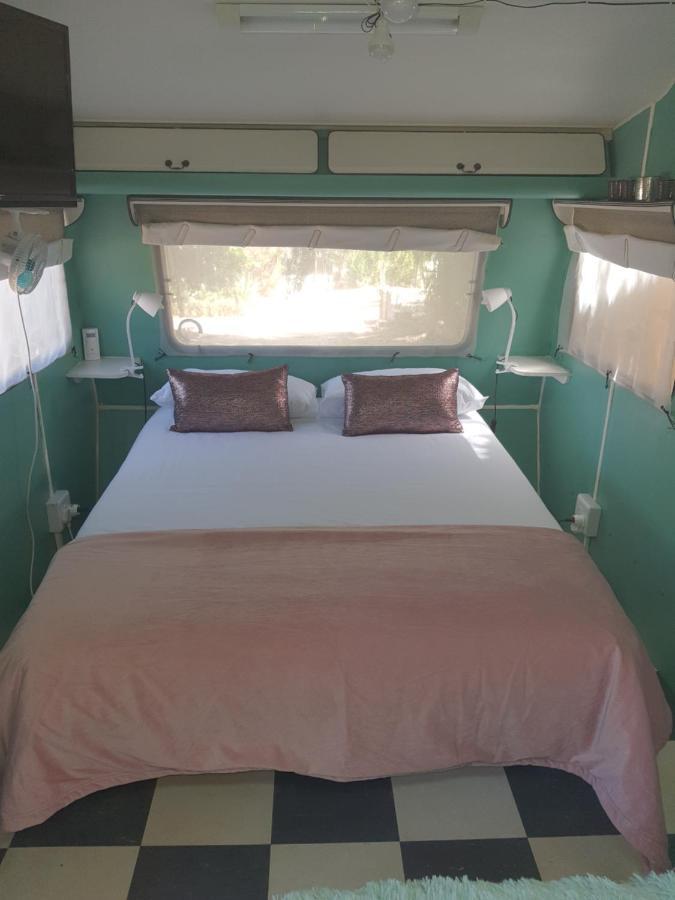 โอเอซิส ชานตี แบคแพคเกอร์ส Hostel เอาท์สโฮร์น ภายนอก รูปภาพ