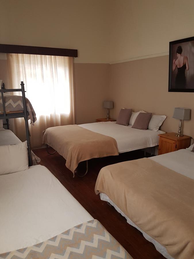 โอเอซิส ชานตี แบคแพคเกอร์ส Hostel เอาท์สโฮร์น ภายนอก รูปภาพ