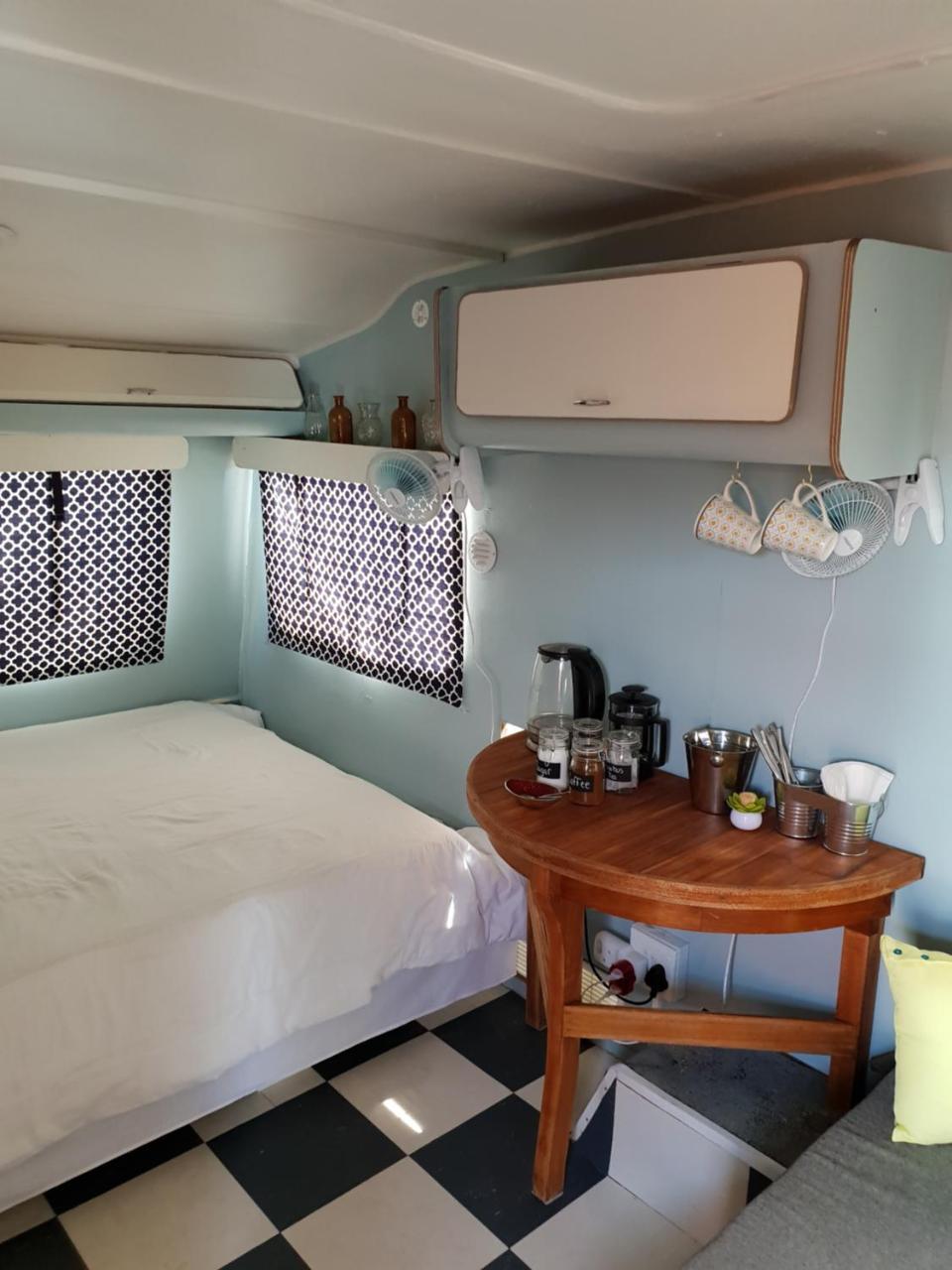 โอเอซิส ชานตี แบคแพคเกอร์ส Hostel เอาท์สโฮร์น ภายนอก รูปภาพ