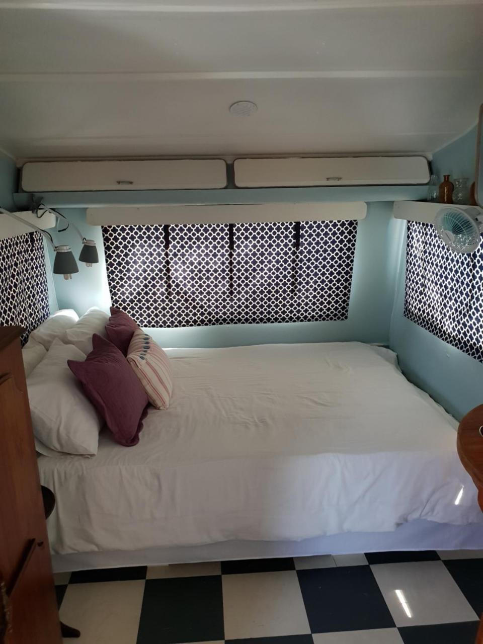 โอเอซิส ชานตี แบคแพคเกอร์ส Hostel เอาท์สโฮร์น ภายนอก รูปภาพ